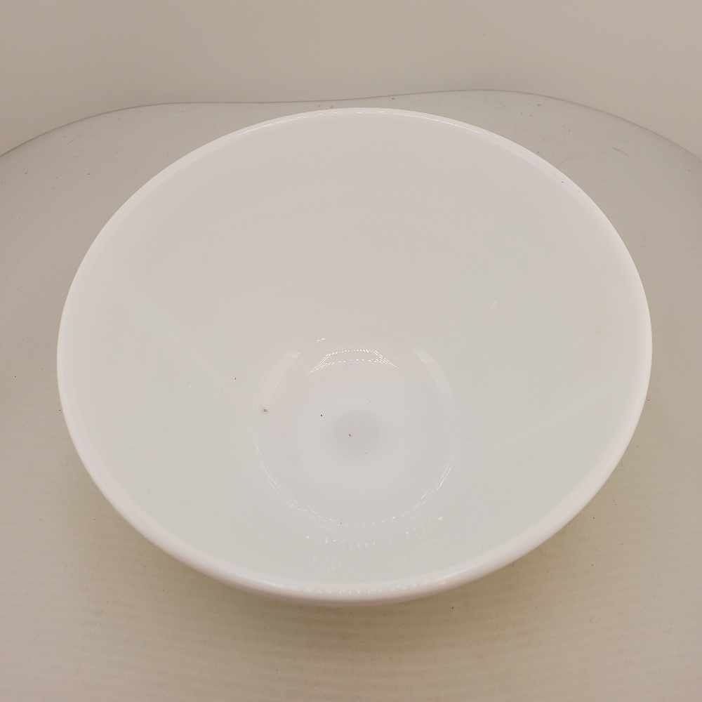 Vintage Charm Pyrex Striped Bowl - Picture 3 of 6